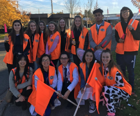 Key Club Volunteers for Halloween on Main Street