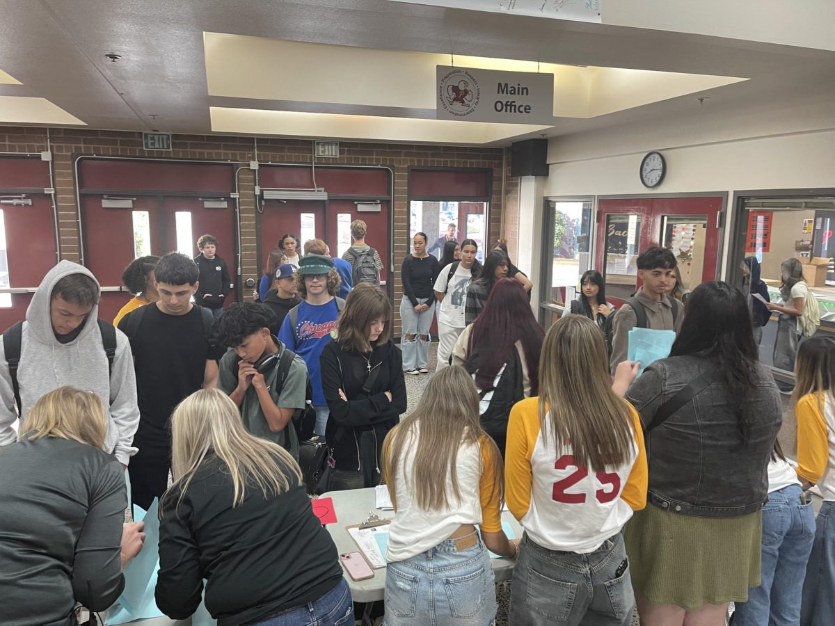 Freshmen arrive to Prairie High School for Orientation.