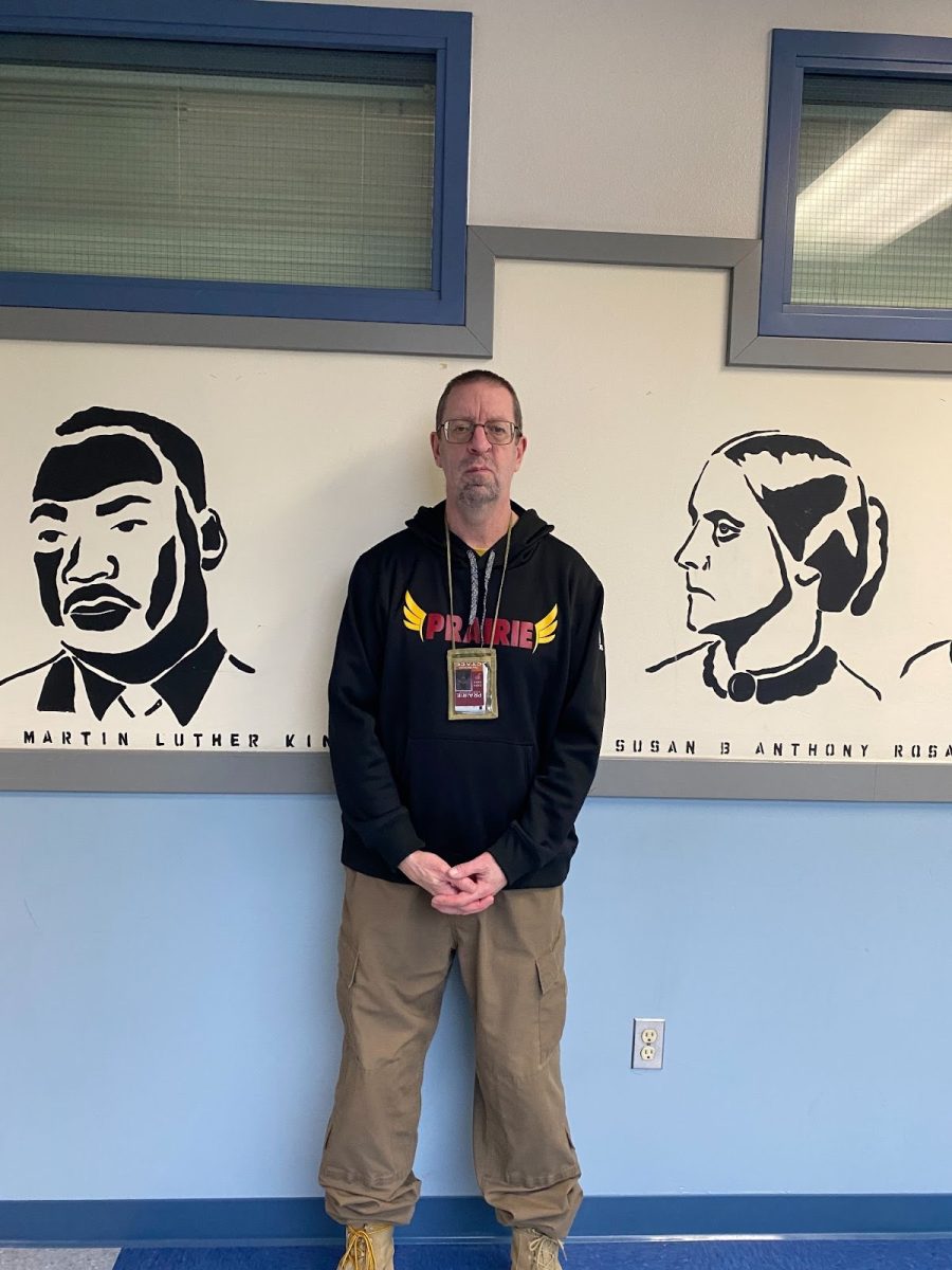 Thor Borjesson standing between MLK and Susan B Anthony.
