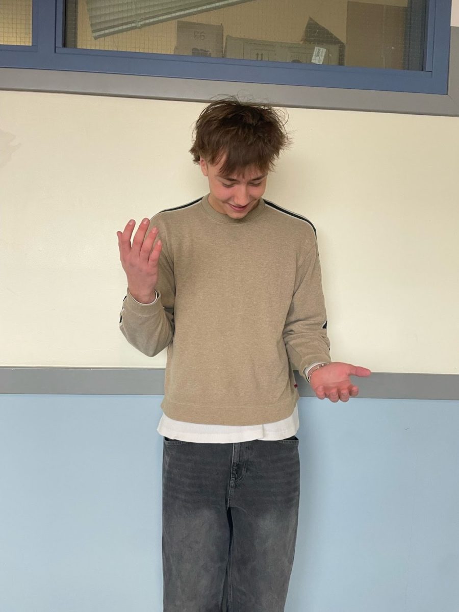 Collin Mackey mocking 6-7 jokes.
